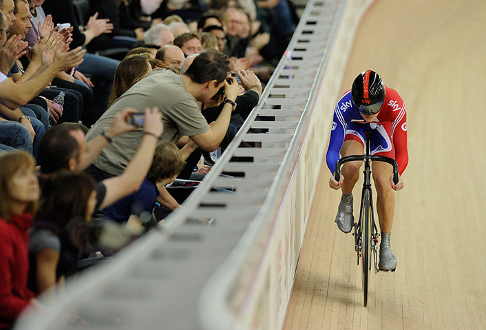 cycling saturday: Victoria Pendleton in the Women's sprint qualifying