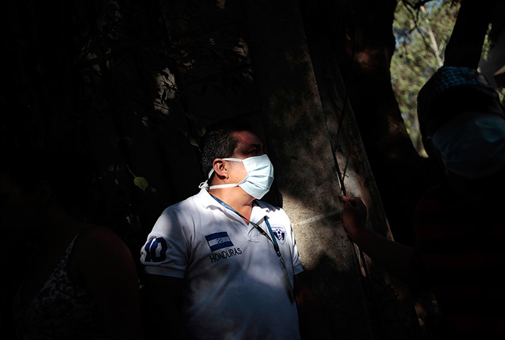 Honduras : The family member of an inmate, who died in a Comayagua prison fire