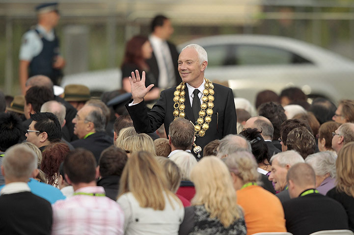 Christchurch memorial: Christchurch Mayor Bob Parker welcomes families