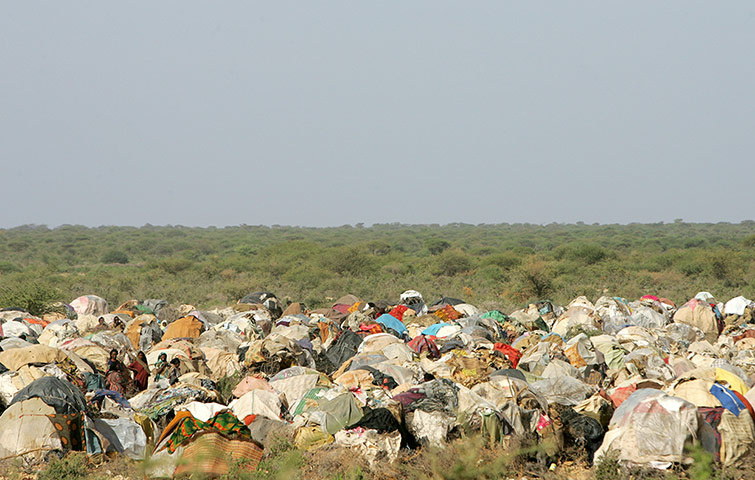 Somalia timeline: Somali refugees