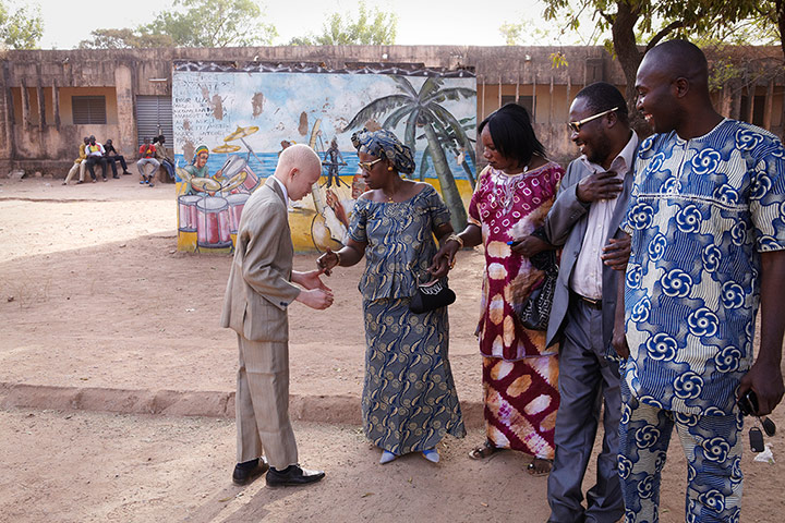 Amadou and Mariam: Amadou and Mariam visit the school for the blind, where they first met