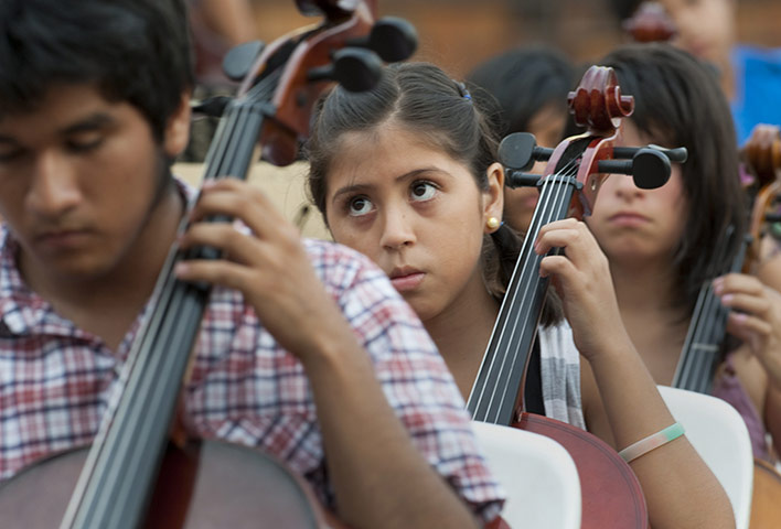 Week In Music: Cellists in Lima