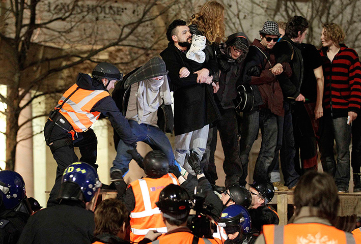 Occupy London eviction: Protesters are removed by bailiffs from the last remaining structure
