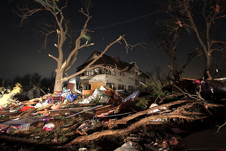 midwest-tornadoes: Kansas tornado damage