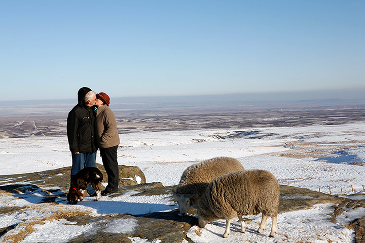 Tan Hill Inn: Outside the pub