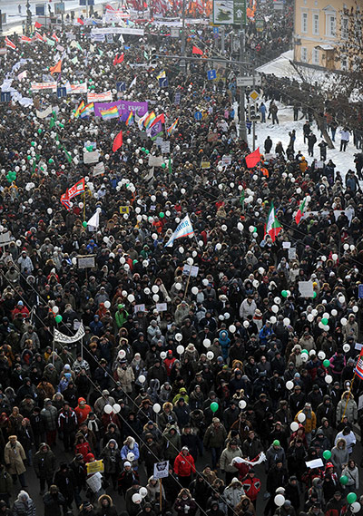 Russia Protest: People march to take part in a anti-Putin rally