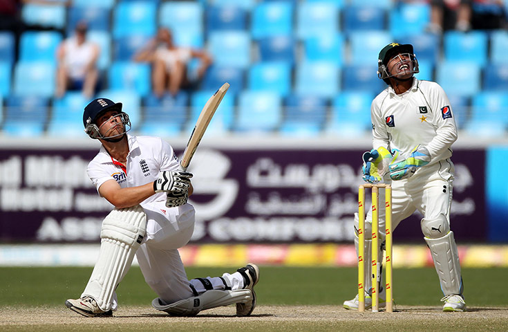 Third test: England's Trott watches his shot before he is caught by Abdur Rehman