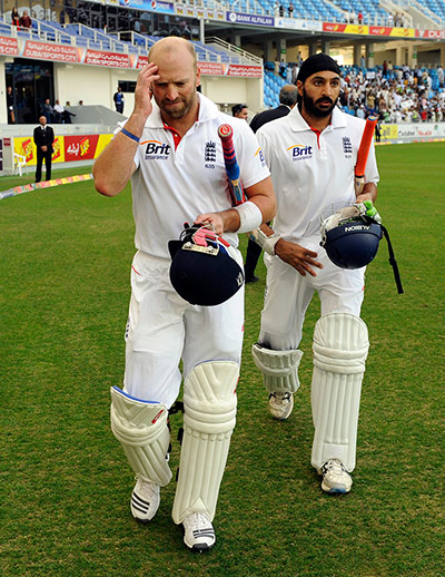 Third test: England's Matt Prior and Monty Panesar leave the field