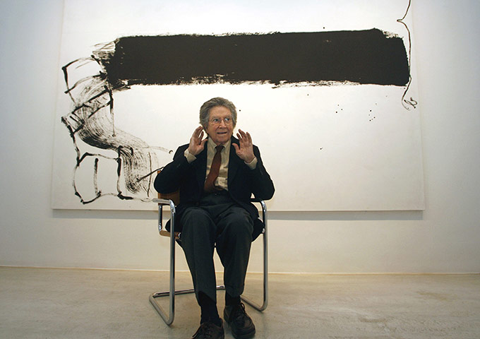Antoni Tapies: Antoni Tapies in front of his painting Franja Negra in Madrid 2006