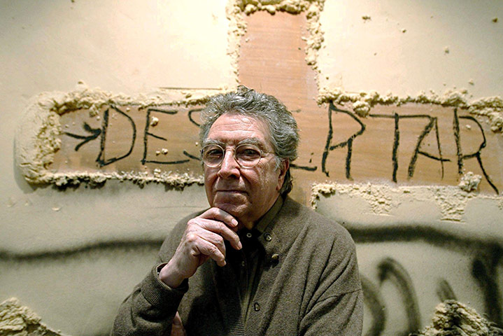 Antoni Tapies: Antoni Tapies, winner of the Velazquez, Spain's most important art award 