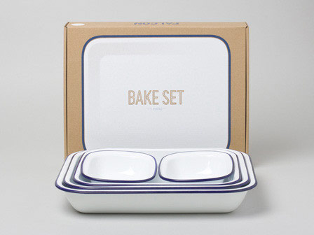 Lust list: Enamel bake set