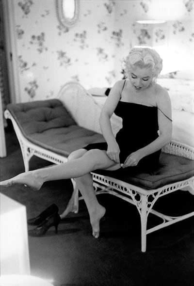 http://static.guim.co.uk/sys-images/Guardian/Pix/pictures/2012/3/15/1331809357768/Marilyn-Monroe-Exhibition-002.jpg