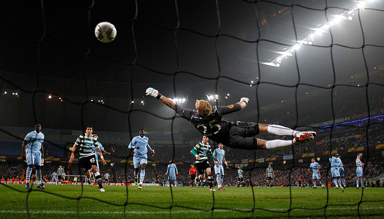 City v Sporting: Sporting's Matias Fernandez beats Manchester City's Joe Hart