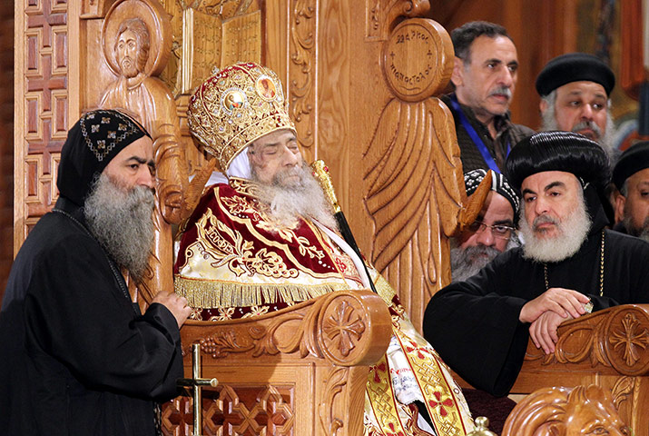 Pope Shenouda III: The body of Pope Shenouda III is viewed by the congregation