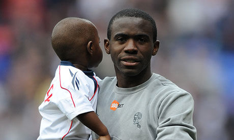 http://static.guim.co.uk/sys-images/Guardian/Pix/pictures/2012/3/18/1332107627973/Fabrice-Muamba-007.jpg