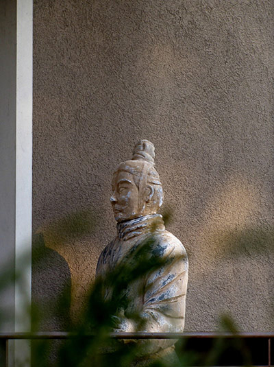 Guardian Camera Club: Overthemoon participates in the photographing found objects assignment