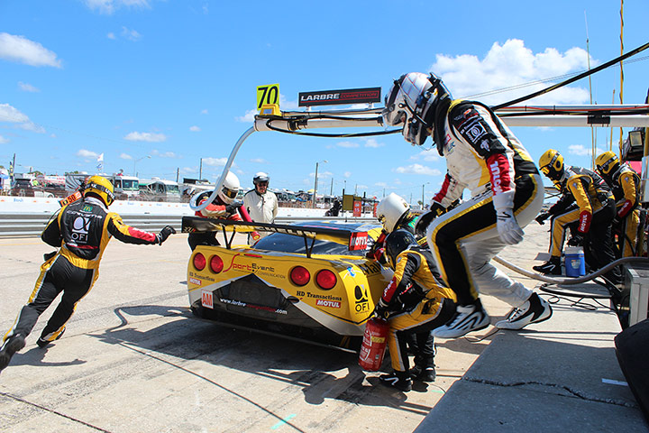12 hours of Sebring : The Labre Competition Corvette team