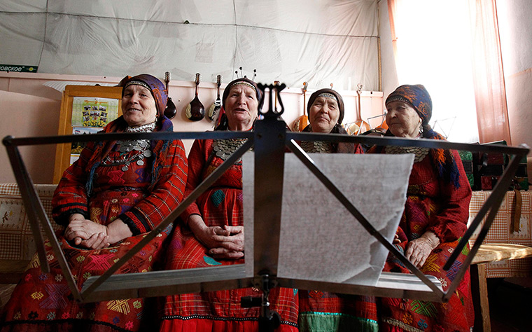 Russia's Eurovision: BThe group rehearse in the village club in Buranovo in central Russia