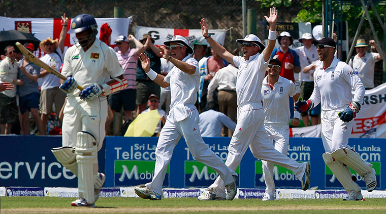 Sri Lanka v England day 1: Dilshan goes for 11