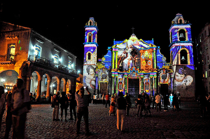 Pope in Cuba: Projection of images of Pope on the walls of Havana's Cathedral