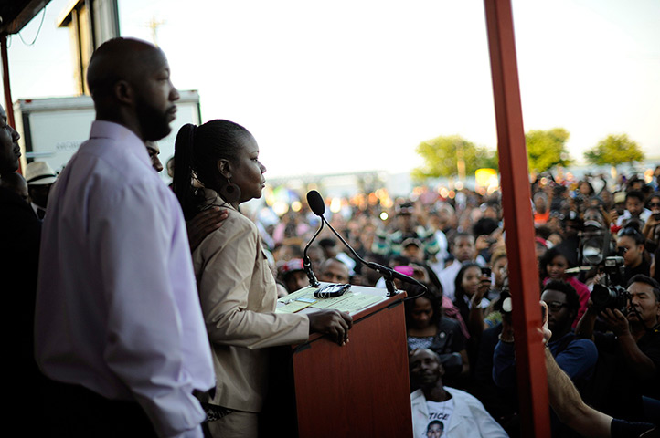 Trayvon Martin marches: Parents of Trayvon Martin address city council in Sanford, Florida