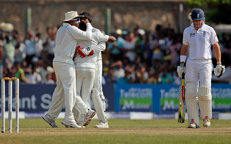 Sri Lanka v England day 3: The England captain plays a poor shot to lose his wicket