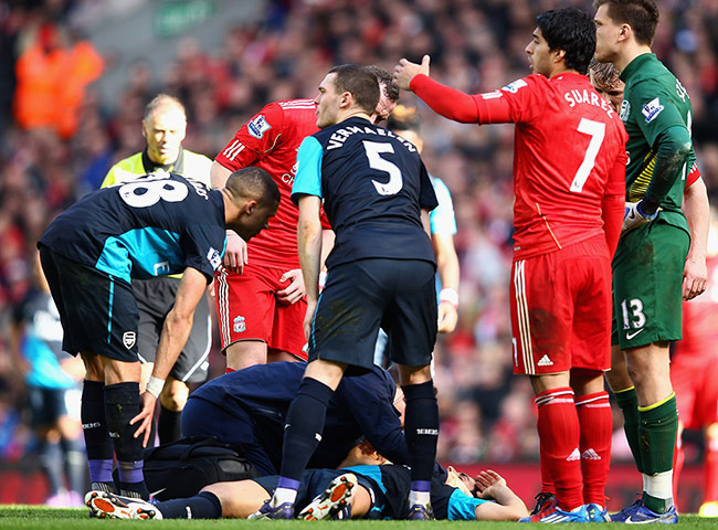Liverpool v Arsenal: Concern as Arteta lies injured 