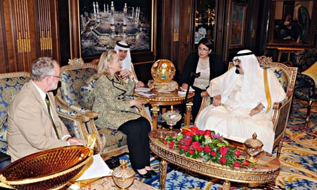 Hillary Clinton meets King Abdullah of Saudi Arabia in Riyadh