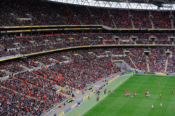 Saracen v Harlequins : The world record attendence for a club match watch the action 