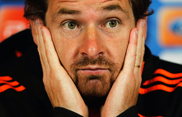 Chelsea: Chelsea Training Session & Press Conference