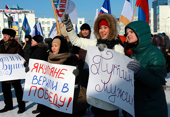 Women protesting: Supporters of Russian Prime Minister Putin