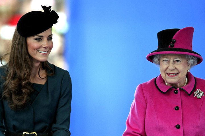 Royals in Leicester: Queen Elizabeth II  and the Duchess of Cambridge at Leicester's Clock Tower