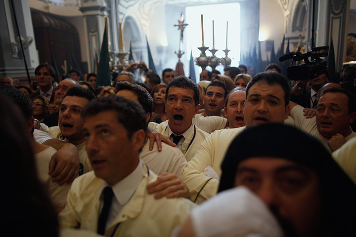 Palm Sunday: Banderas sings a song to the Virgin in a Holy Week procession in Malaga