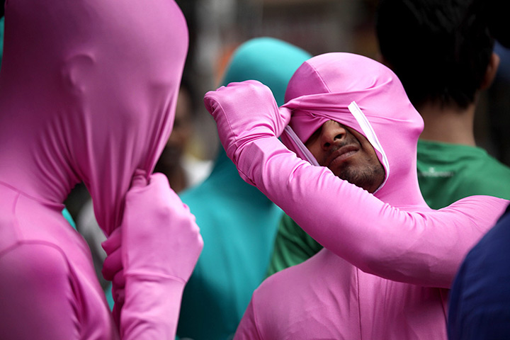 24 hours in pictures: Advertising event in Calcutta