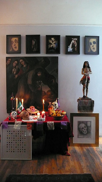 Hirst Mexican Death: altar dedicated to the passion of Christ