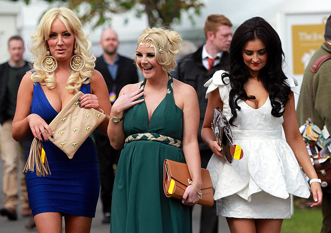 http://static.guim.co.uk/sys-images/Guardian/Pix/pictures/2012/4/13/1334323004073/Aintree-Ladies-Day-Statem-005.jpg
