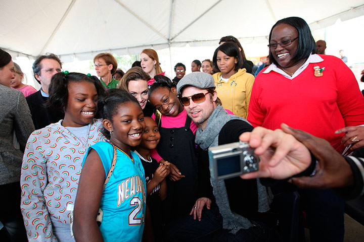 Engagement: Pitt & Jolie: Brad Pitt and Angelina Jolie are engaged