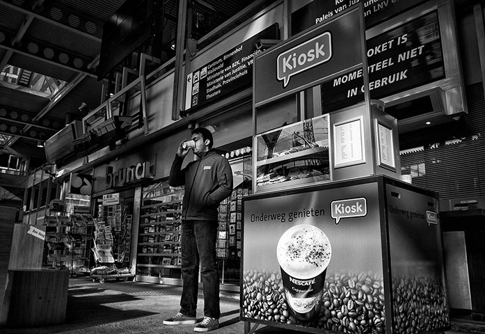 Guadian : Daniel Loeff participates in the photographing a journey assignment