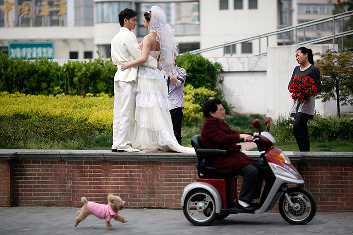 24 hours in pictures: newly-weds in Shanghai, China