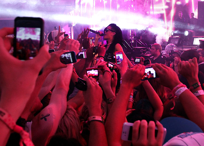 Coachella days 2 and 3: Rihanna comes down into the crowd