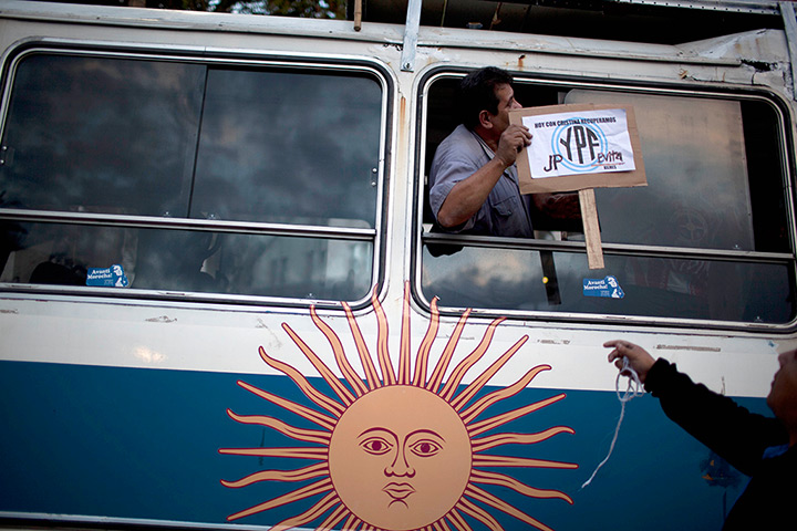 24 hours in pictures: YPF expropriation bill in Argentina