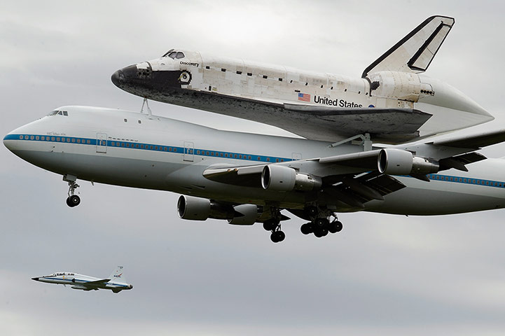 Space Shuttle: Space Shuttle Discovery Arrives In DC Area
