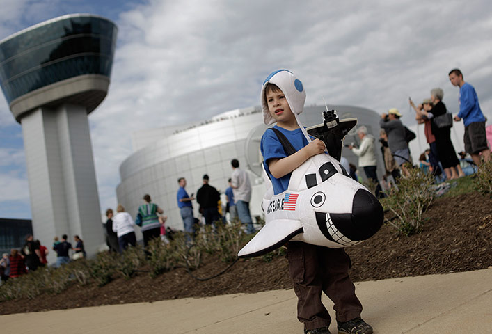 Space Shuttle: Space Shuttle Discovery Arrives In DC Area