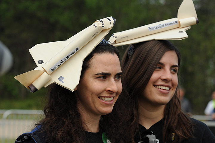 Shuttle transfer : Space shuttle transfer ceremony 