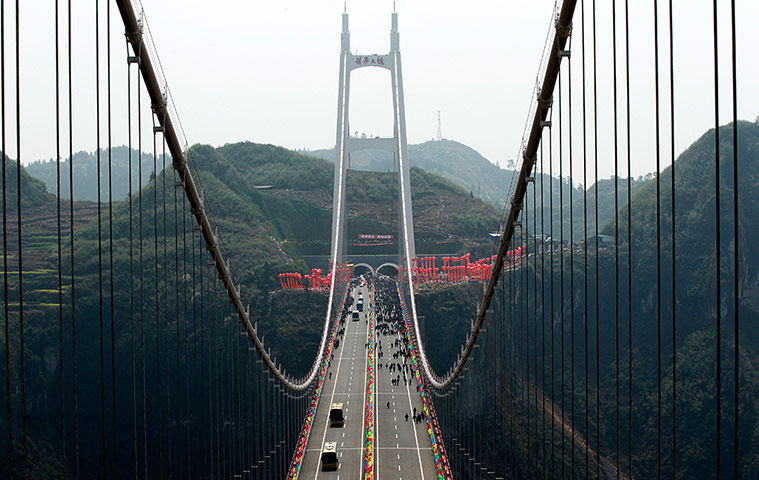 Suspension bridge: Aizhai Suspension Bridge Opens To Traffic