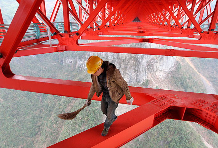 Suspension bridge: The Aizhai suspension bridge
