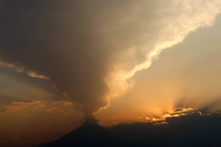 Popocatepetl volcano: Popocatepetl volcano erupts