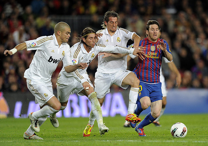 El Clasico update: Lionel Messi is being chased down by Fabio Coentrao, Sergio Ramos Pepe 