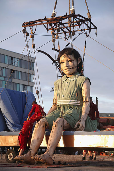 Liverpool Puppets: The little girl giant