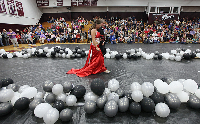 Booneville, Kentucky: Students enter the Owsley County High School prom